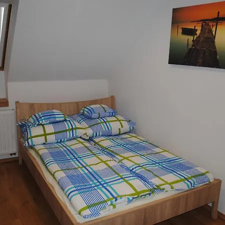 Pedetti Apartman Apartment